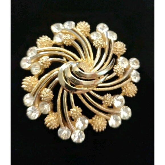 Trifari Vintage Signed Gold Tone Spirial Brooch - Picture 2 of 4